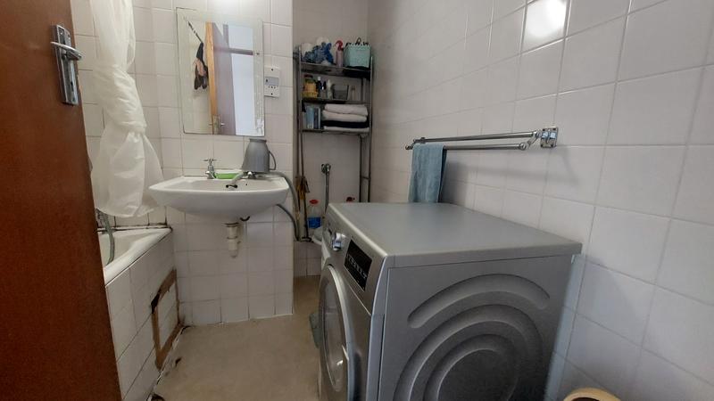 1 Bedroom Property for Sale in Loevenstein Western Cape